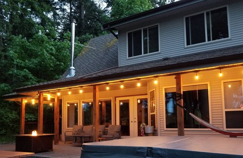 Yellow Point House | Seb's Lakehouse (10 Ft Barrel Sauna -Hot Tub -King Bed)