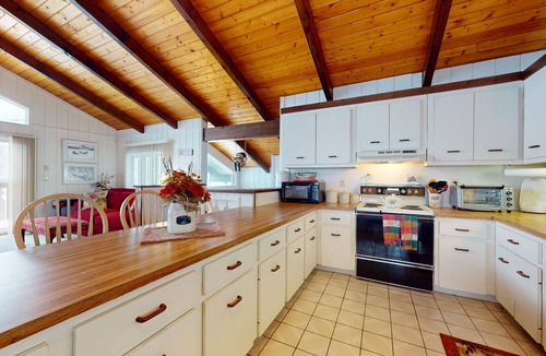 Bartlett House | Secluded 2-story home with wood fireplace, deck, grill, fast WiFi, & streaming