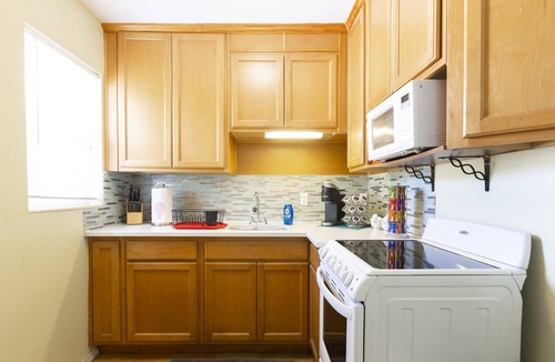 Mango Groves House | Secluded Cottage Close to Town w/Bikes & Hot Tub