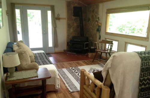 Stony Creek Cottage | Secluded Cottage Rental in the Woods in Stony Creek, New York