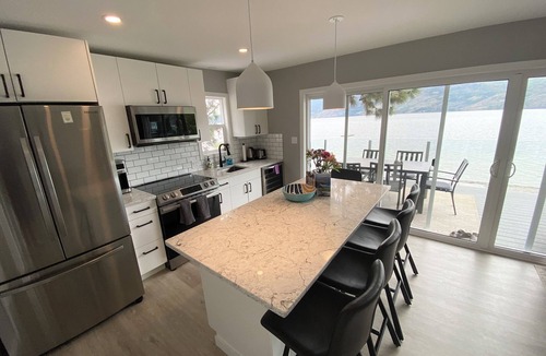 Central Okanagan Cabin | Seclusion Bay Resort 9. Luxury Lakeside Paradise, beachfront on Okanagan Lake.