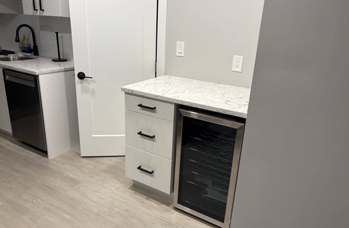 Central Okanagan Condo | Seclusion Bay Resort 99. Honeymoon Escape Lux Lake. Stunning, Modern, Lake Views