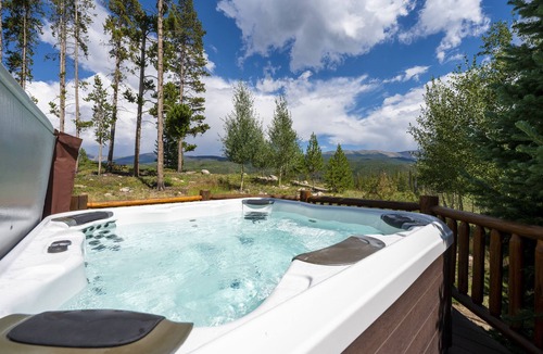 Hideaway Village South Cabin | Selah Vista Lodge 6 Bedroom Luxury Log Home