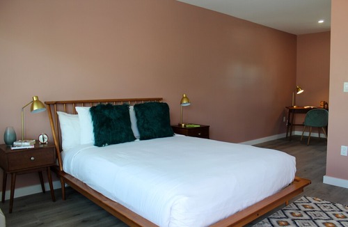 Northeast Miami Hotel | Selina Gold Dust - Standard Room
