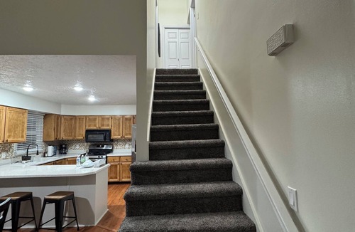 Evanston House | Serene 3-bedroom townhome in welcoming Evanston perfect for relaxing.