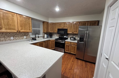 Evanston House | Serene 3-bedroom townhome in welcoming Evanston perfect for relaxing.