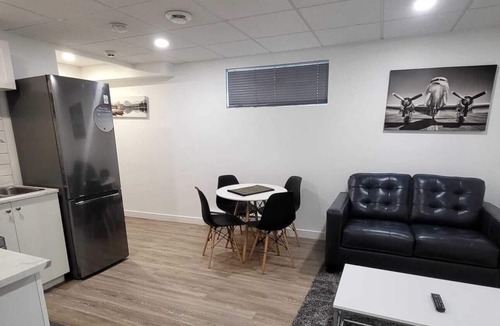 Regina Apartment | Serene and neat Lakeridge,Regina apartment
