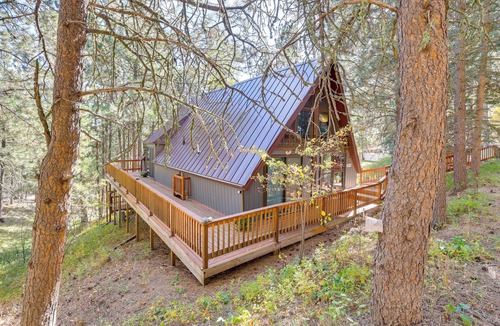 Rapid City Cottage | Serene Black Hills Forest Cabin w/Wraparound Deck