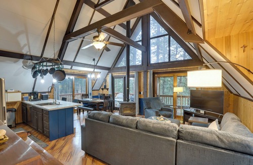 Rapid City House | Serene Black Hills Forest Cabin w/Wraparound Deck