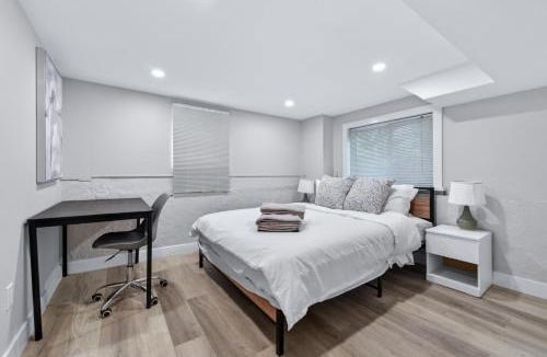 Dunbar Villa | Serene Dunbar Retreat l Easy access to UBC DT YVR