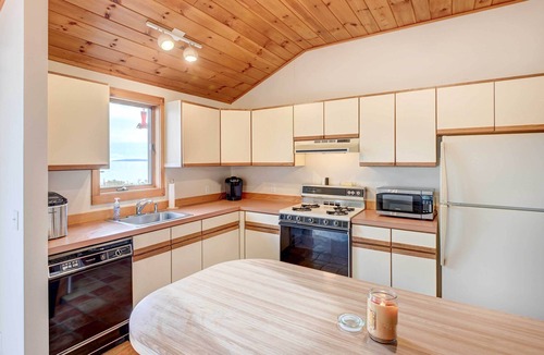 Jonesport Cottage | Serene Jonesport Escape: Deck w/Water Views!
