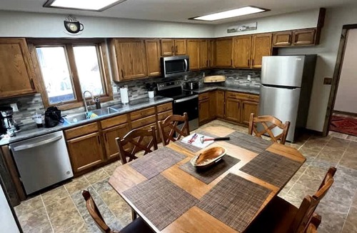 Keystone Cabin | Serene Pine-Surrounded Cabin Retreat near Mount Rushmore in South Dakota