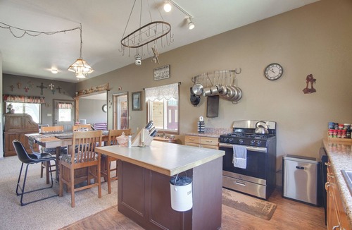 Saguache House | Serene Saguache Haven on 40 Acres: Mountain Views!
