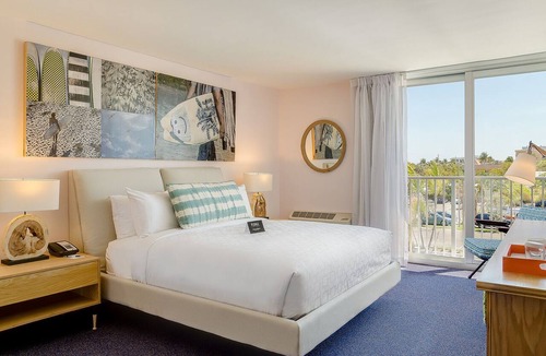 Lauderdale-by-the-Sea Hotel | Serene Stay Near the Beach! Onsite Fitness Center and Outdoor Pool, Pets Welcome