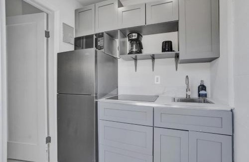 Ives Estates House | Serene Suite Near Aventura