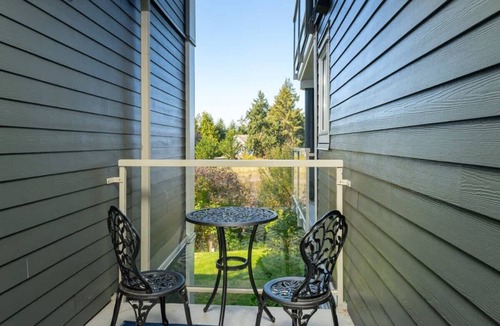 Regional District of Nanaimo Condo | Serenity on the Bay - Studio