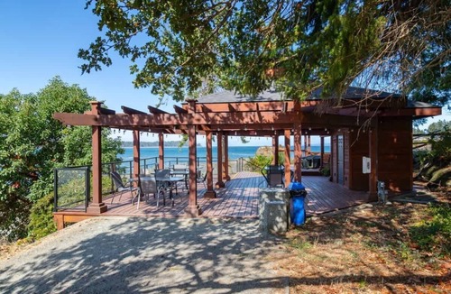 Regional District of Nanaimo Condo | Serenity on the Bay - Studio