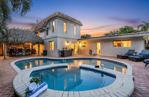 Beachway Estates House | Serenity Pool Close to beach 5 BDR