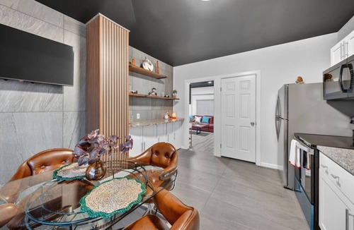 Maple Heights House | Shade of Love I Adult Themed Escape