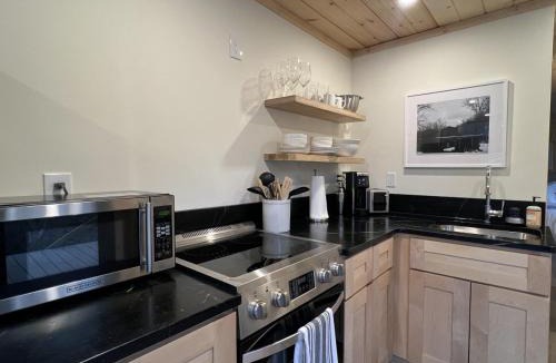 Almont Apartment | Shipping Container at Double Nickel Farm