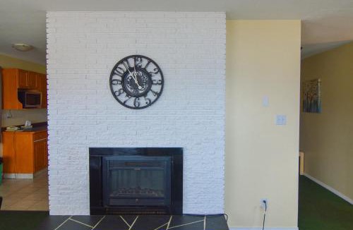 Okanagan-Similkameen Hotel | Shoreline Resort Condominiums