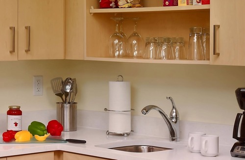Middleburg Heights Hotel | Short Walk to Lake to Lake Western Trail Head! 2 Spacious Units W/Full Kitchen