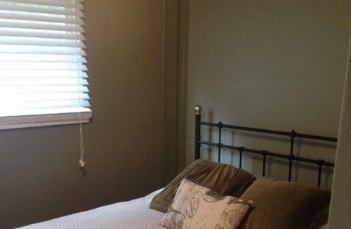 Anglemont House | Shuswap Escape - Two Bedroom Close to the Lake