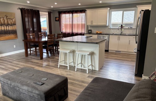 Canoe House | Shuswap Serenity Shuswap Lake, Canoe B.C.