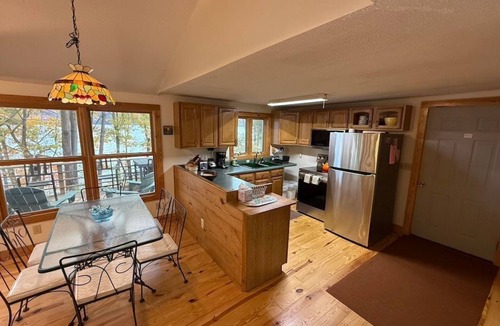 Silver Bay Cottage | Silver Bay Cabin-last minute availability 6/18