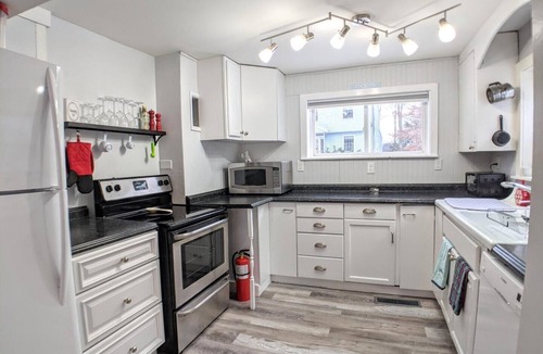 Lochmere House | Silver Lake Daydreamer