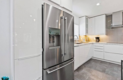 Palm Beach Shores House | Simply Elegant WPB Singer Island Heated Pool Home-walk to Beach