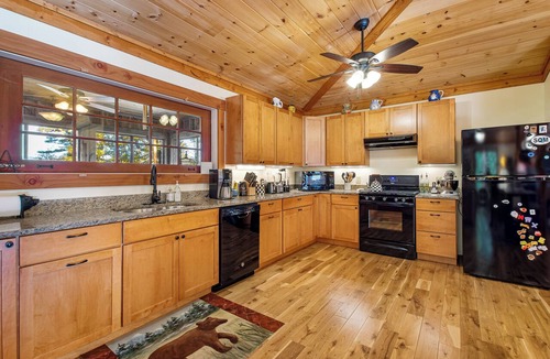 Moultonborough House | Singing Eagle Vacation Retreat