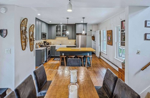 South Pomfret House | Six Ski Hill Home with Mountain Views, Pet-Friendly
