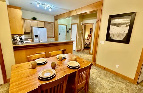 East Kootenay Condo | Ski & Golf Getaway Suite - private hot tub - 2 bed