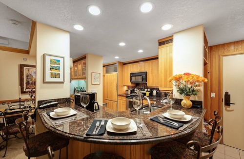 Beaver Creek Condo | SKI IN/OUT+LUXURY OVER 200+5 STAR REVIEWS MTN VIEW 2 BDR/2BA 2 POOLS 3 HTUBS A/C