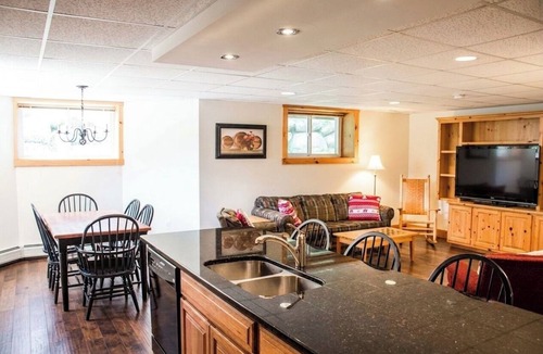 North Troy Condo | Ski in/Ski out 2 Bedroom Directly on Grammy Jay Run
