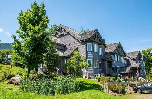 North Troy Condo | Ski in/Ski out 2 Bedroom Directly on Grammy Jay Run
