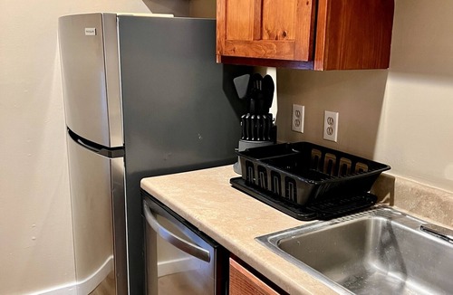 Carroll Condo | SKI IN - SKI OUT- 5 Bedrooms - 1 gig wifi, Mountain View’s