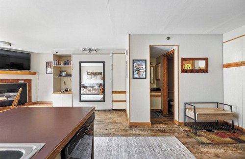 Winter Park Apartment | Ski in/ski out condo at Winter Park - cozy slopeside with pool, hot tub & more