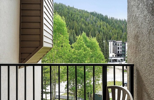 Winter Park Apartment | Ski in/ski out condo at Winter Park - cozy slopeside with pool, hot tub & more