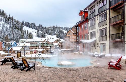 Winter Park Hotel | Ski-In Ski-Out Modern Mountain Condo