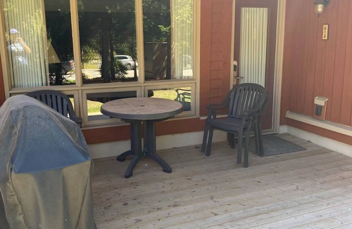East Kootenay Apartment | Ski-In & Ski-Out Village Apartment