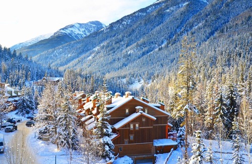 East Kootenay Apartment | Ski-In & Ski-Out Village Apartment