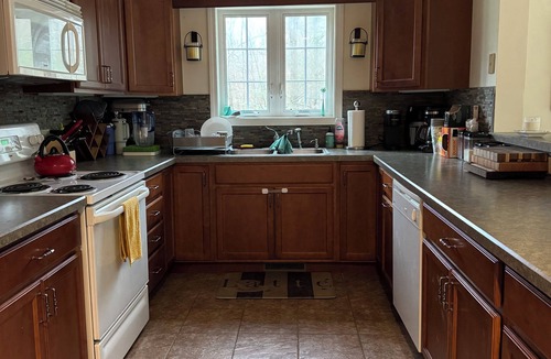 Hancock House | Ski's The Day: Winsome 3-bedroom mountain townhome with AC in Jiminy Peak