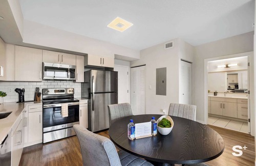 East Little Havana Condo | Sleek Miami 2BR | Free parking | Pool & Gym
