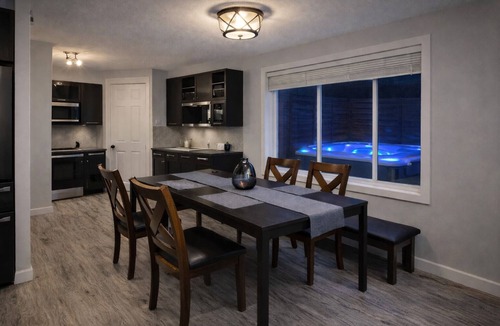 Sylvan Lake House | Sleeps 10/Beach Days & Hot Tub Nights with Rec Room/Pets ok/Close walk to Lake