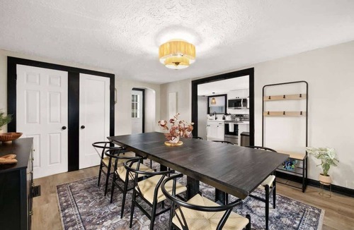 Medina House | Sleeps 13| HotTub| Historic Renovation| Downtown