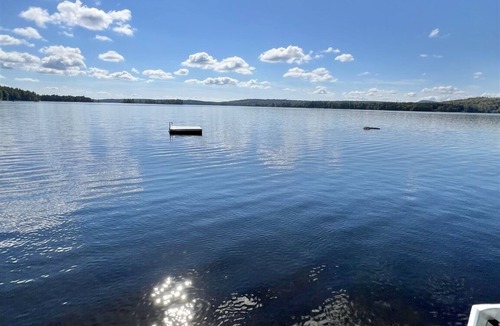 Harrison Cottage | SLEEPS 15 WITH A PRIVATE SANDY BEACH ON LONG LAKE.
