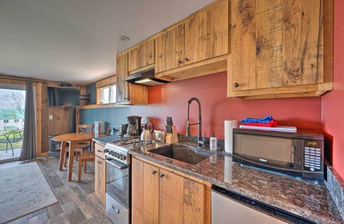 East Burke Condo | Slopeside Burke Mountain Condo w/Fireplace!