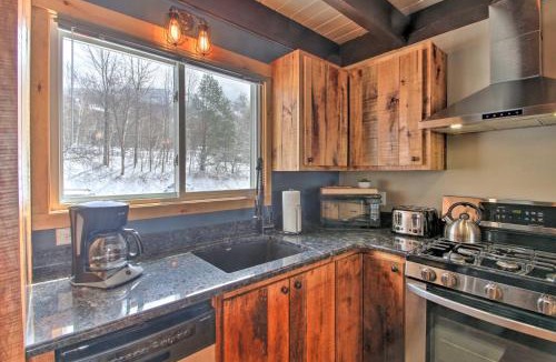 East Burke House | Slopeside Burke Mtn Condo w/Amenity Access!